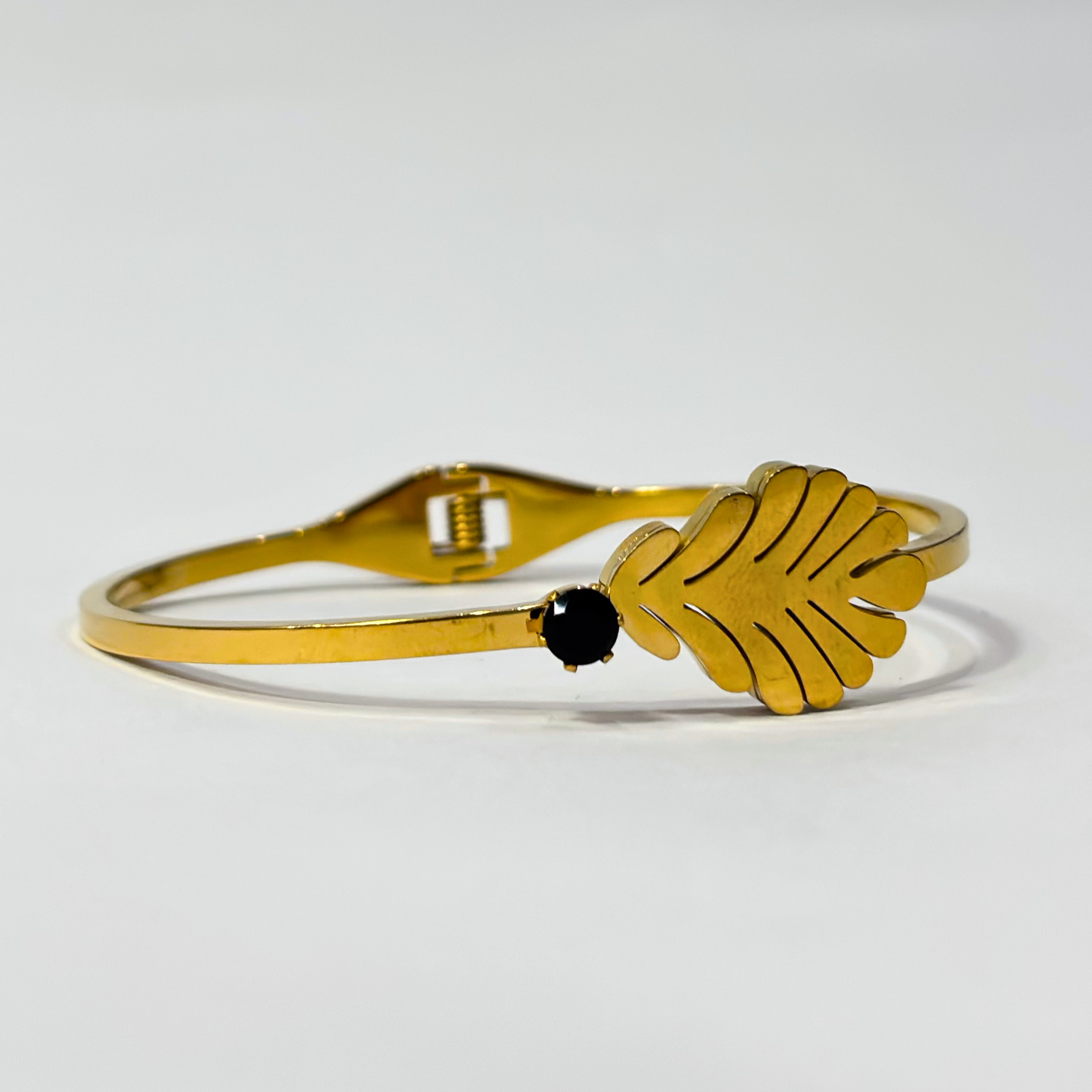 GOLDEN LEAF NOIR CUFF
