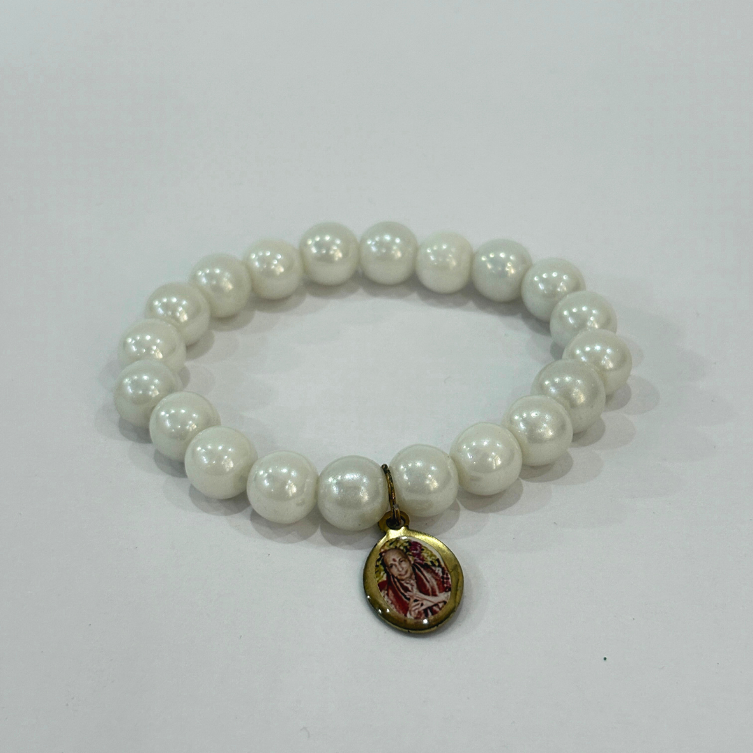 PEARL BRACELET WITH DIVINE LOCKET (Copy)