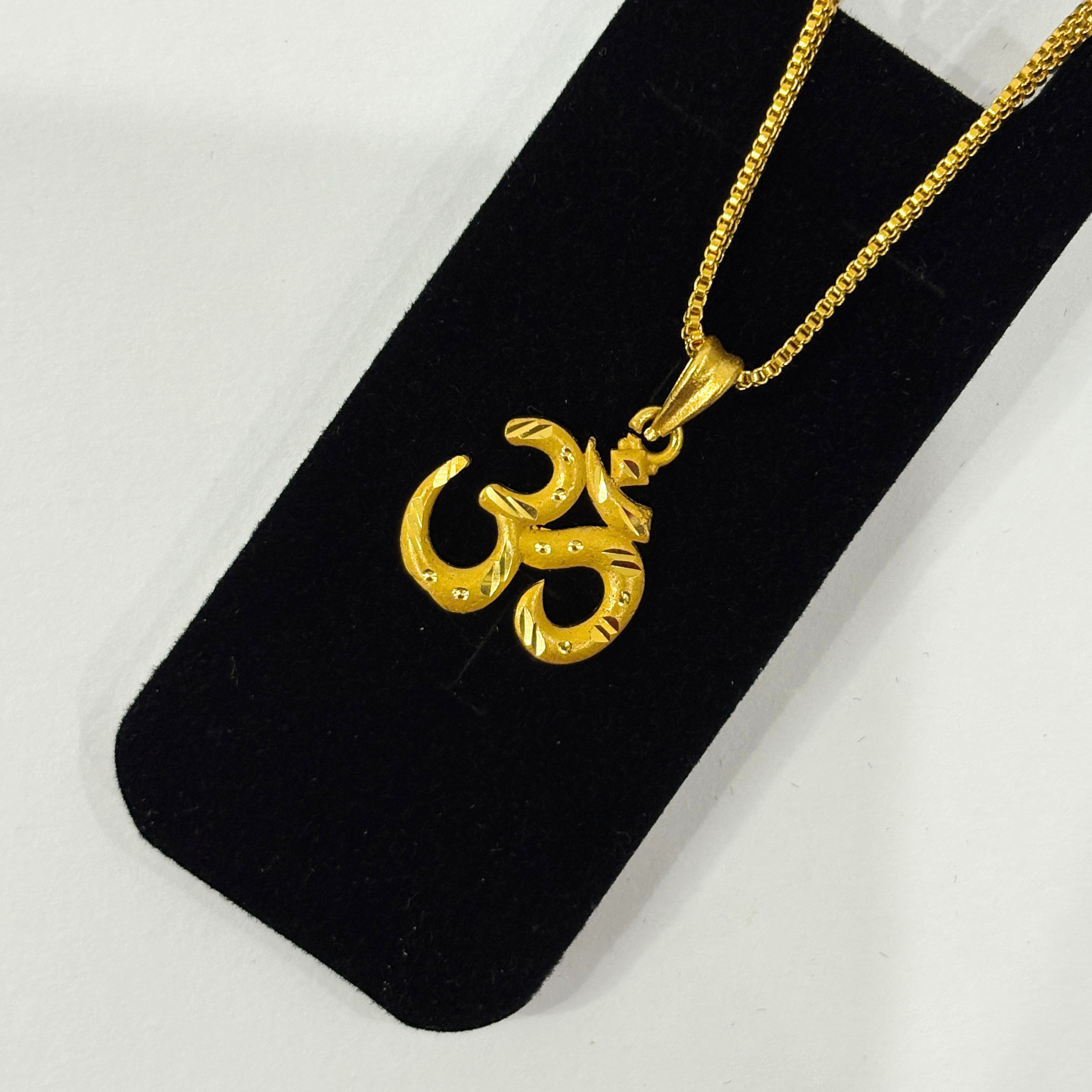 SACRED OM