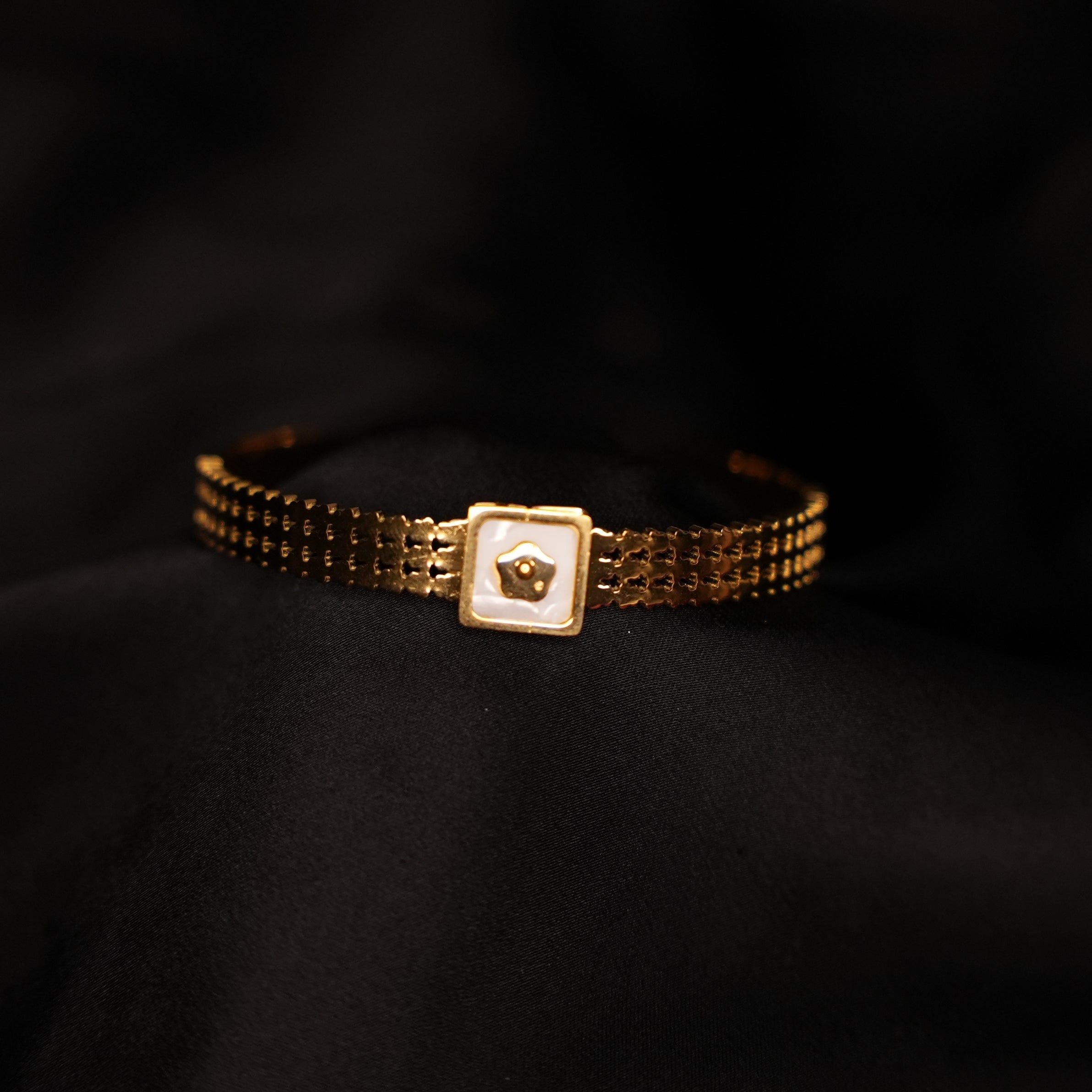 The Strand Bangle